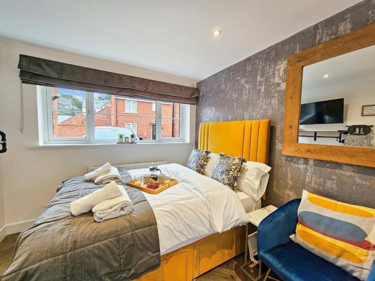 Cobblestone Studio By Fortuna Property Cheltenham Exterior photo