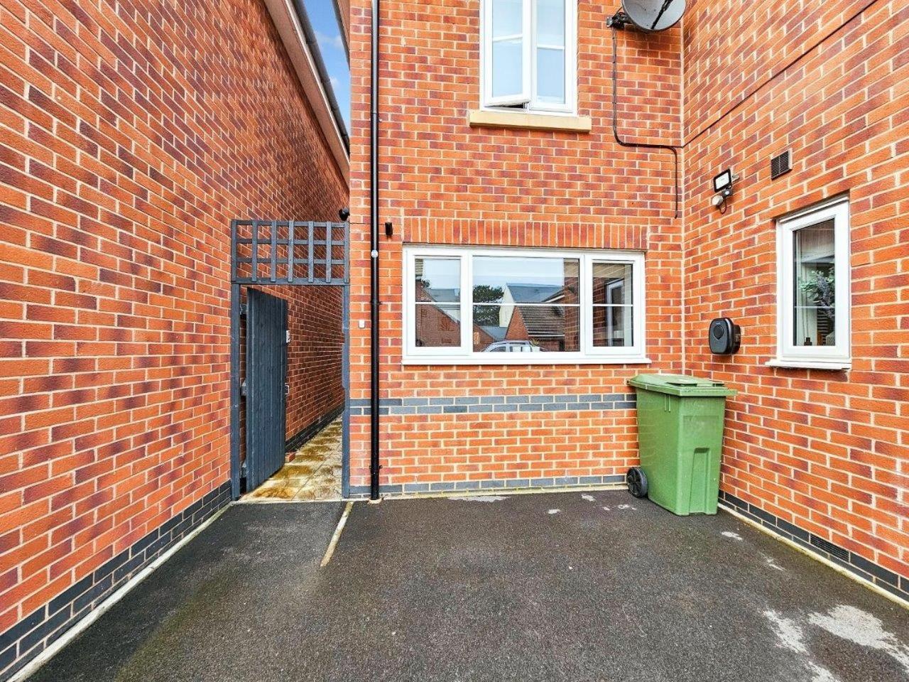 Cobblestone Studio By Fortuna Property Cheltenham Exterior photo