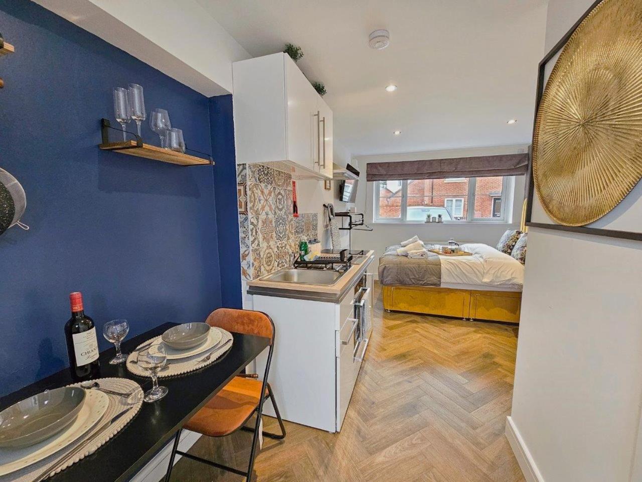 Cobblestone Studio By Fortuna Property Cheltenham Exterior photo